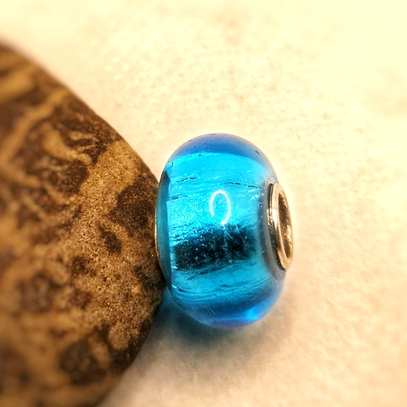 Silver and glass bead charm - Picture 3 of 3